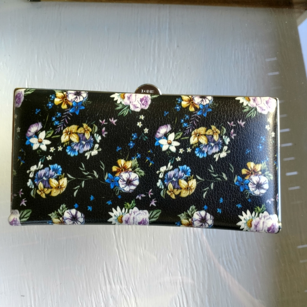 Lodis wallet.